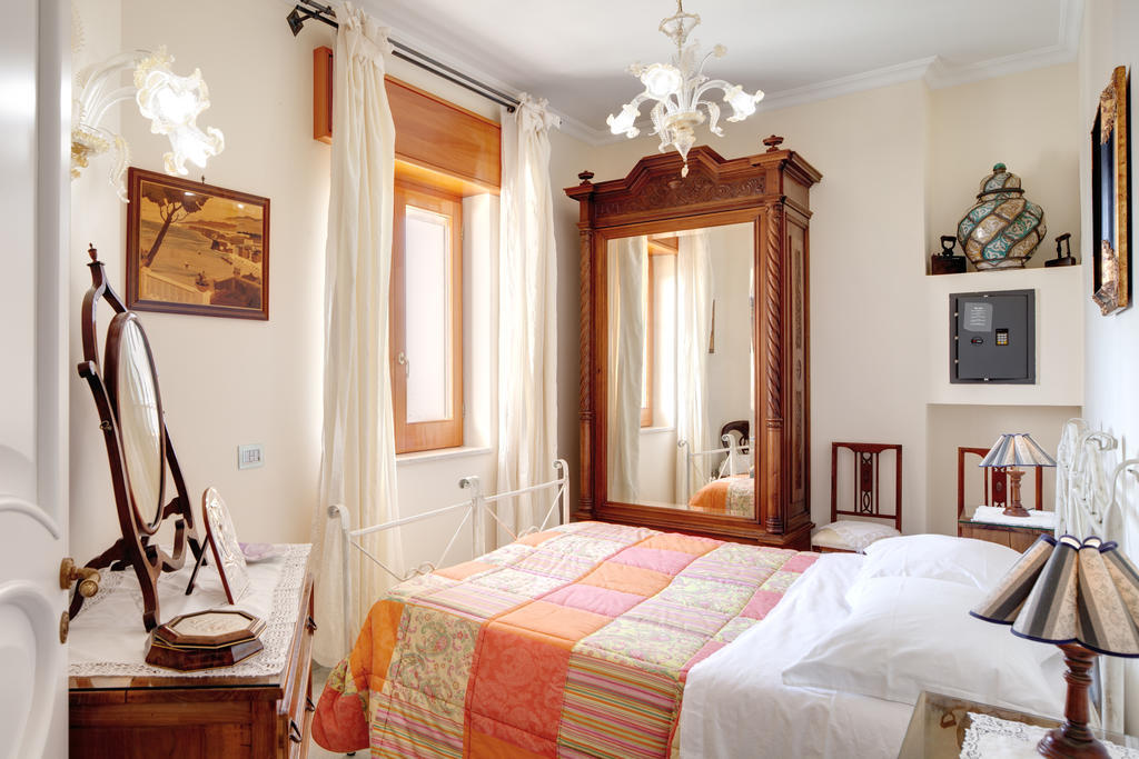 Villa Li Galli Сант-Агата-суи-Дуэ-Гольфи Номер фото